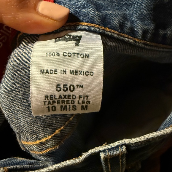 Levi 550 Jeans - Picture 6 of 6
